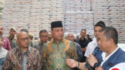 Wagub Abdullah Vanath Turun Operasi Pasar di Gudang Beras Bulog