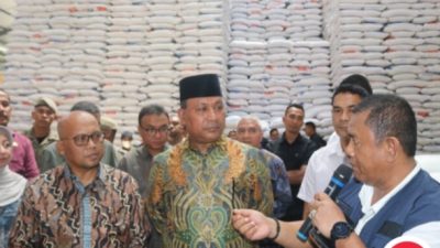 Wagub Abdullah Vanath Turun Operasi Pasar di Gudang Beras Bulog