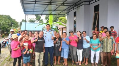 Danlanud Pattimura Gelar Jumat Berkah, Salurkan 250 Kantong Beras untuk Warga Tiga Desa Ambon