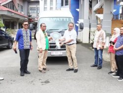 IKAPATTI Serahkan Mobil Operasional dan Bantuan Dana Rp300 Juta untuk Sarana Ibadah di Universitas Pattimura