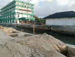 PROYEK ‘SILUMAN’ DI ATAS SUNGAI WAITOMU: KODAM XV PATTIMURA TRAMPIL TABRAK ATURAN, KOTA AMBON DIBUAT BINGUNG